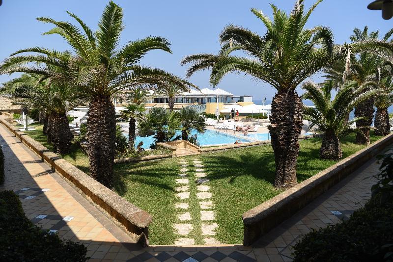 Th Brucoli - Venus Sea Garden Hotel Luaran gambar